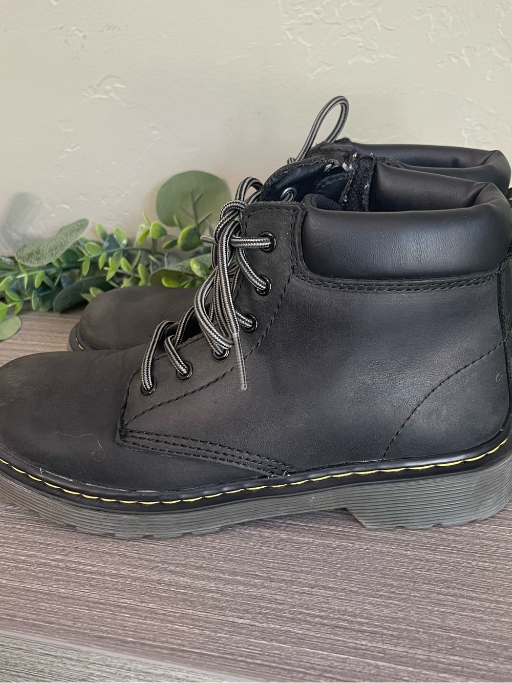 Dr Martens Padley Leather Lace Up Boots Big Kids Size 3